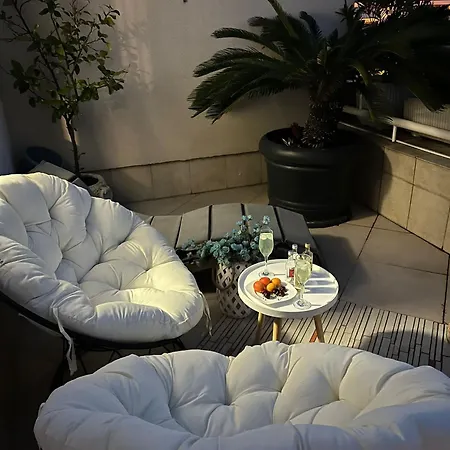 Fox Apartment